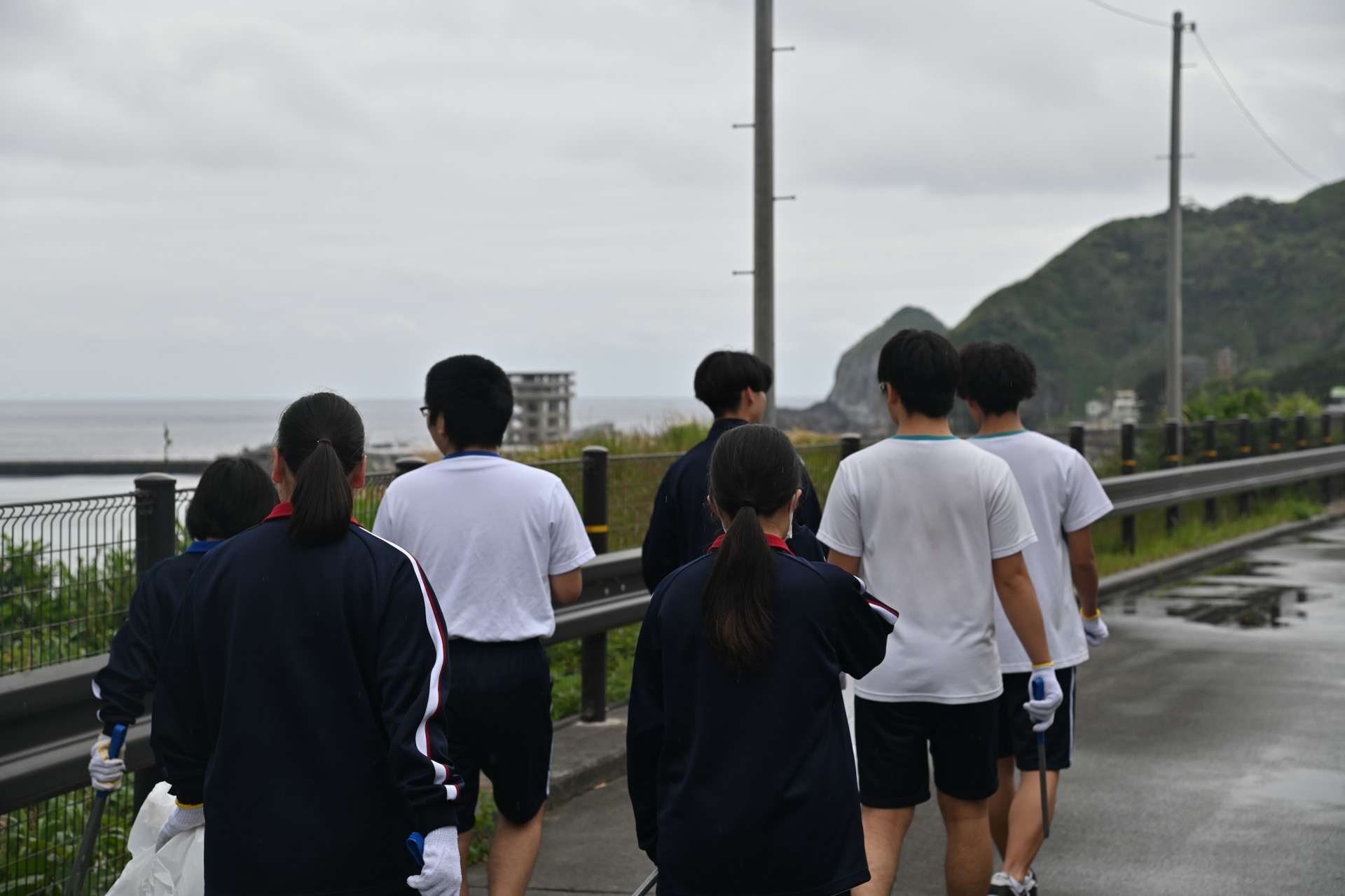 R060501新入生歓迎会 (村内清掃).JPG